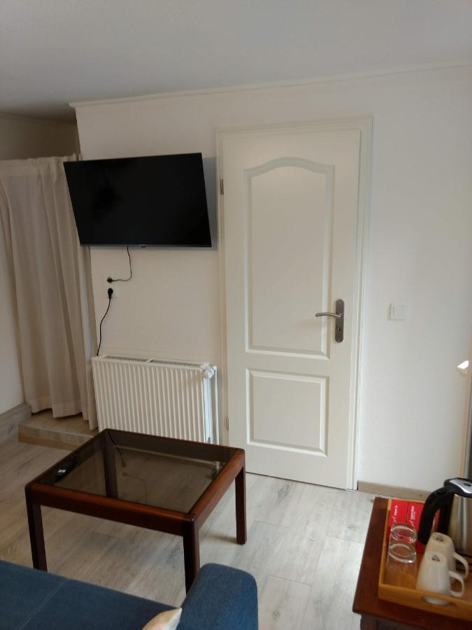 Ruhige, Gemuetliche 1-Zimmer Gartenwohnung Fuer 2 Erwachsene Lubeck Exterior photo